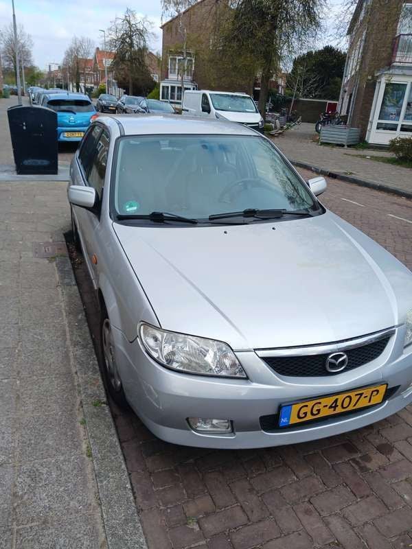 Zilver Gebruikt 2001 Mazda 323 Comfort Hatchback | € 1.150 (Eerlijke prijs) - Afbeelding 1/4