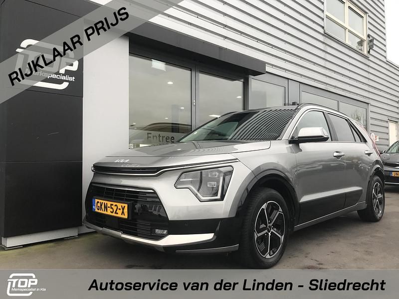 Grijs Gebruikt 2023 Kia Niro SUV | € 29.650 (Goede deal) - Afbeelding 1/4