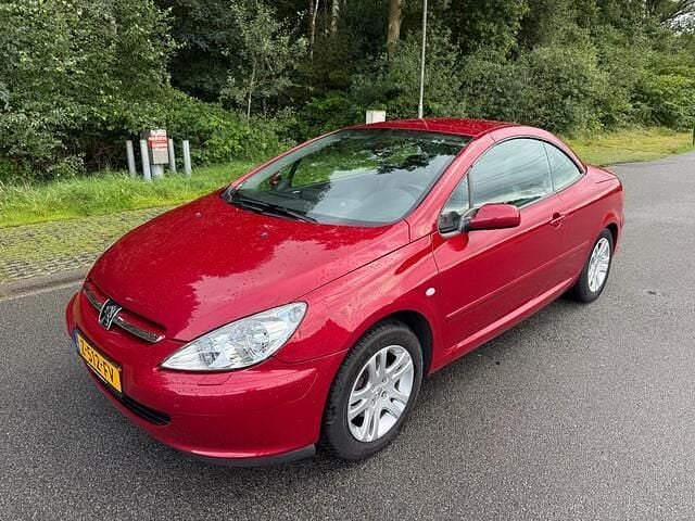 Rood Gebruikt 2004 Peugeot 307 CC Cabriolet | € 1.850 (Eerlijke prijs) - Afbeelding 1/4