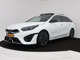 Snow white pearl (wit metallic) Gebruikt 2024 Kia Ceed Sportswagon GT-Line Stationwagen | € 29.445 - Afbeelding 1/4
