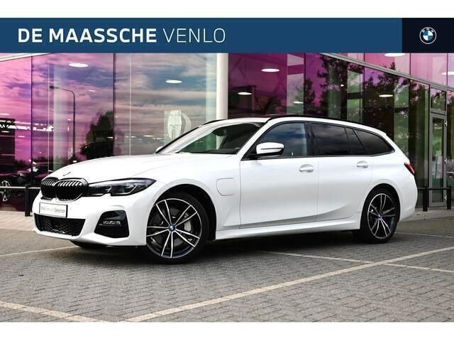 Wit Gebruikt 2022 BMW 330 Comfort Edition Stationwagen | € 39.950 (Goede deal) - Afbeelding 1/4