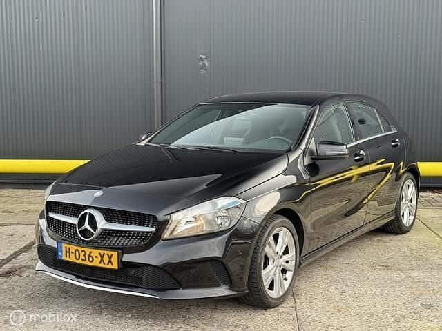 Zwart Occasion 2016 Mercedes A180 Prestige Hatchback | € 9.999 (Goede deal) - Afbeelding 1/4