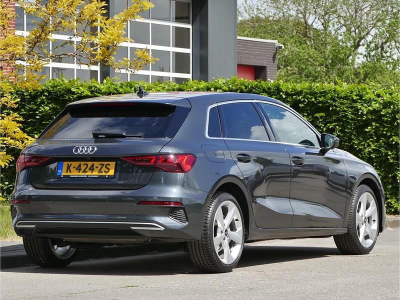 Occasion Audi A3 Sportback e-tron Business 2021 Grijs Hatchback