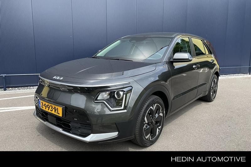 Grijs, metallic lak Gebruikt 2024 Kia e-Niro Light SUV | € 28.745 (Super prijs) - Afbeelding 1/3