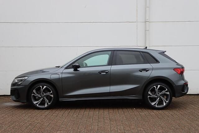 Occasion Audi A3 Sportback Basis 204 PK (150 kW) 2022 Grijs Hatchback