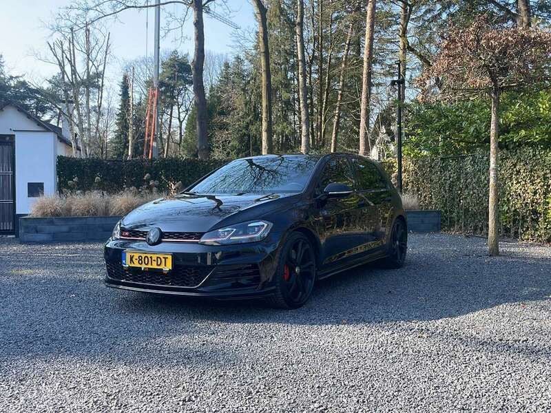 Zwart, metallic lak Gebruikt 2020 VW Golf VII GTI Hatchback | € 29.950 (Super prijs) - Afbeelding 1/4