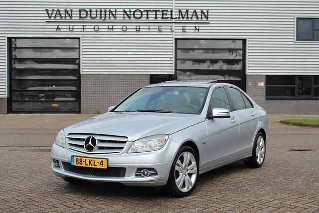 Grijs Gebruikt 2009 Mercedes C180 Avantgarde Sedan | € 8.950 (Eerlijke prijs) - Afbeelding 1/4