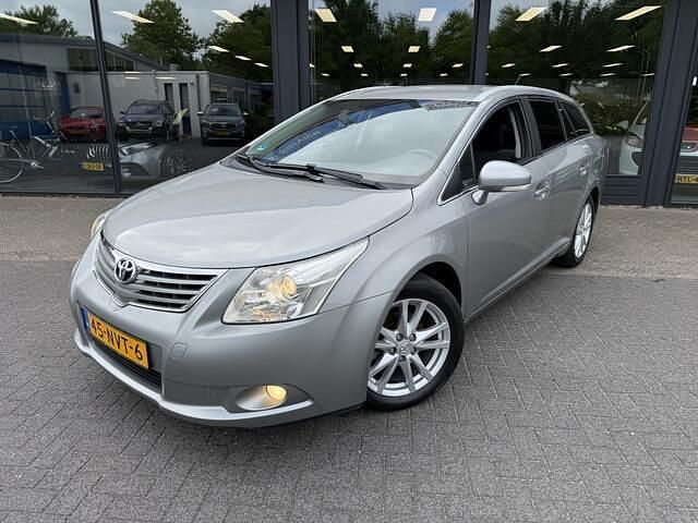 Grijs Gebruikt 2011 Toyota Avensis Business Edition Stationwagen | € 8.999 (Eerlijke prijs) - Afbeelding 1/4
