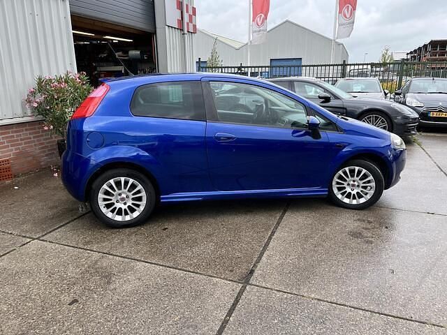 Occasion Fiat Grande Punto 78 PK (57 kW) 2011 Blauw Hatchback