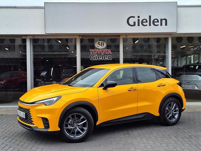 Geel Nieuw 2025 Lexus LBX SUV | € 34.900 (Super prijs) - Afbeelding 1/4