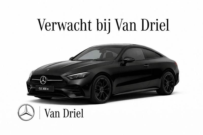 Zwart (metallic) Occasion 2025 Mercedes E300 AMG line Coupé | € 66.950 (Eerlijke prijs) - Afbeelding 1/1