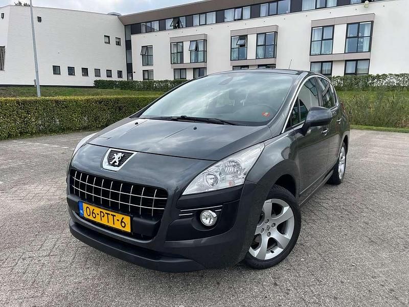 Grijs Occasion 2011 Peugeot 3008 Premium Stationwagen | € 5.000 (Eerlijke prijs) - Afbeelding 1/4