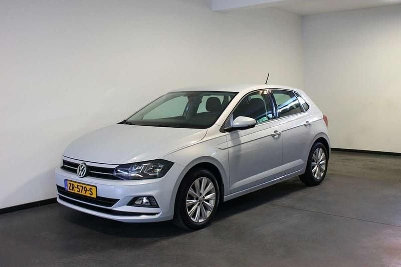 Wit Gebruikt 2019 VW Polo Highline Hatchback | € 16.450 (Iets duurder) - Afbeelding 1/4