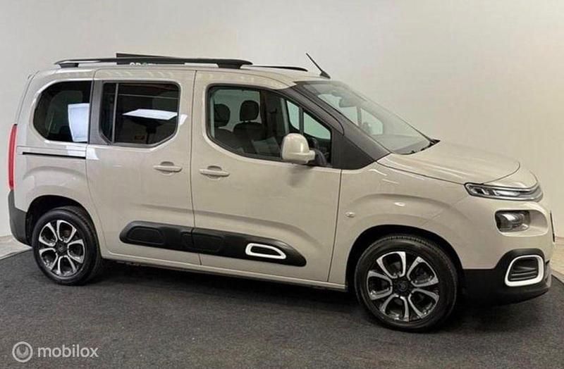 Beige Gebruikt 2020 Citroën Berlingo PureTech Stationwagen | € 25.990 - Afbeelding 1/4