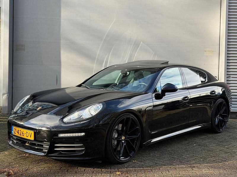 Zwart Occasion 2016 Porsche Panamera Hatchback | € 39.949 (Super prijs) - Afbeelding 1/4