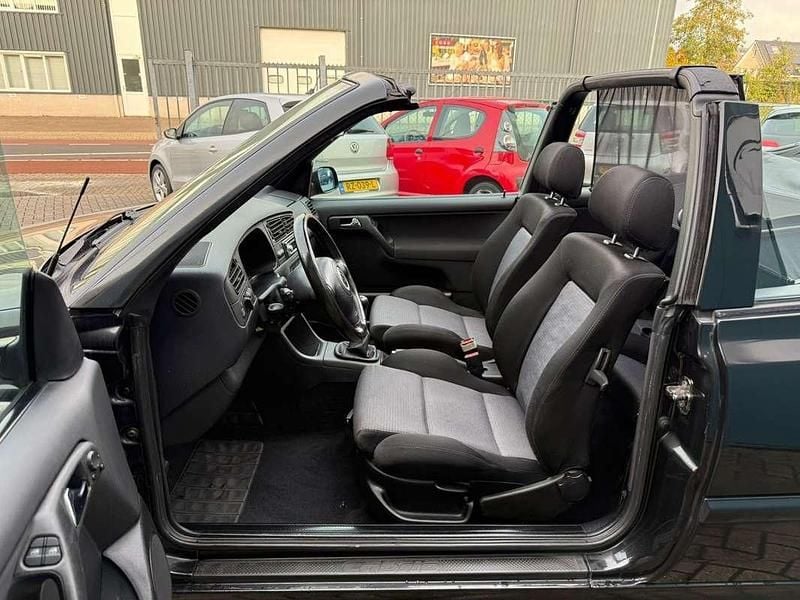 Occasion VW Golf Cabriolet Trendline 75 PK (55 kW) 2000 Zwart Cabriolet