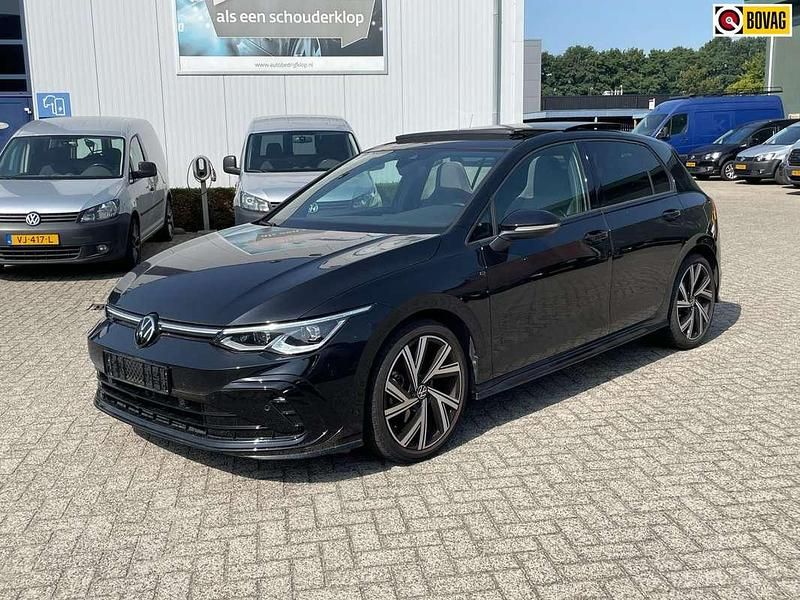 Zwart Gebruikt 2023 VW Golf VIII R-line Hatchback | € 31.950 (Goede deal) - Afbeelding 1/3