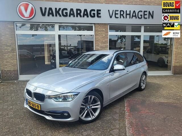 Grijs Occasion 2017 BMW 320 Executive Stationwagen | € 21.250 (Eerlijke prijs) - Afbeelding 1/4