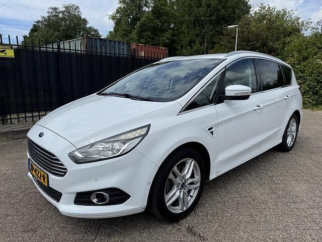 Wit Gebruikt 2015 Ford S-MAX Titanium MPV | € 16.950 (Iets duurder) - Afbeelding 1/4