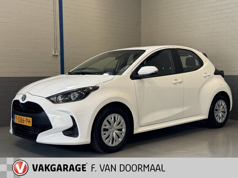 Wit Gebruikt 2023 Toyota Yaris Active Hatchback | € 19.900 (Goede deal) - Afbeelding 1/4