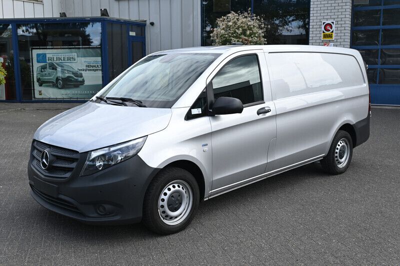 Zilver Gebruikt 2021 Mercedes Vito MPV | € 19.950 (Super prijs) - Afbeelding 1/4