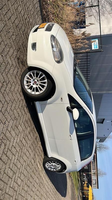 Occasion 2009 Fiat Punto | € 3.350 (Iets duurder) - Afbeelding 1/4
