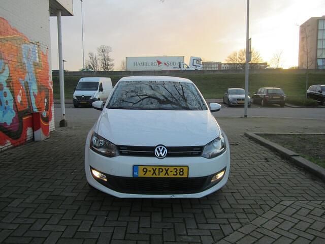 Wit Gebruikt 2013 VW Polo Edition Hatchback | € 4.950 (Eerlijke prijs) - Afbeelding 1/4