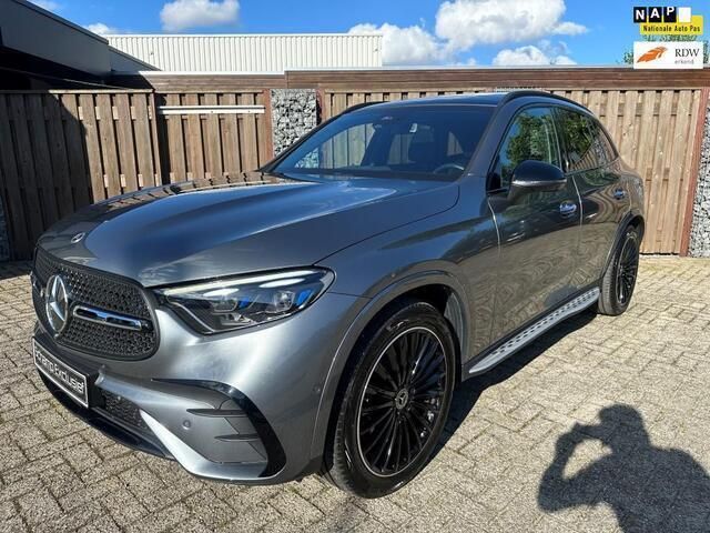 Grijs Gebruikt 2023 Mercedes GLC200 AMG line SUV | € 65.950 - Afbeelding 1/4