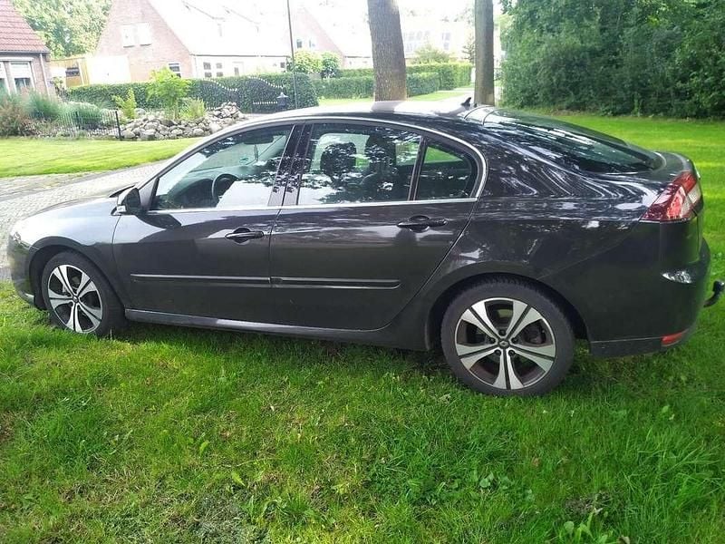Zwart Gebruikt 2010 Renault Laguna III Dynamique Hatchback | € 2.250 (Duur) - Afbeelding 1/4
