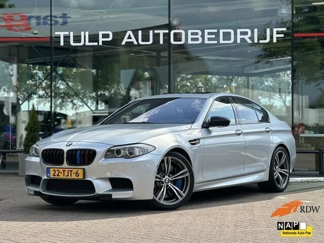 Grijs Gebruikt 2012 BMW M5 Sedan | € 30.990 - Afbeelding 1/4