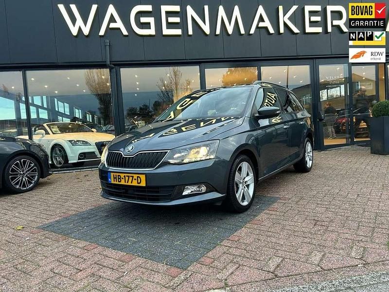 Grijs (metallic) Gebruikt 2015 Skoda Fabia Style Stationwagen | € 7.950 (Eerlijke prijs) - Afbeelding 1/4