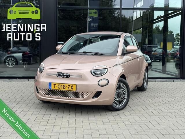 Grijs, metallic lak Gebruikt 2023 Fiat 500e Hatchback | € 22.900 (Eerlijke prijs) - Afbeelding 1/4