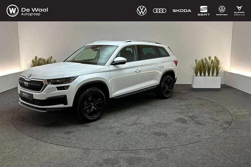 Moon white Gebruikt 2022 Skoda Kodiaq Business Line SUV | € 33.800 (Goede deal) - Afbeelding 1/3