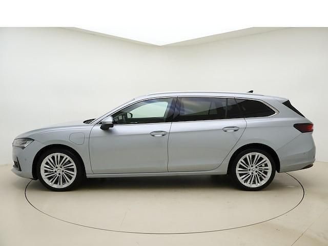 Occasion Skoda Superb LAURIN & KLEMENT 204 PK (150 kW) 2025 Grijs Stationwagen