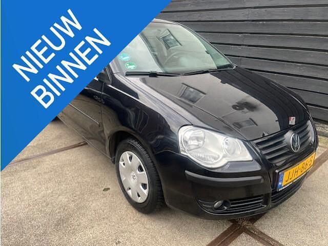 Zwart Gebruikt 2006 VW Polo Trendline Hatchback | € 2.350 (Eerlijke prijs) - Afbeelding 1/4