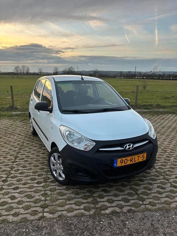 Wit Occasion 2011 Hyundai i10 Pure Hatchback | € 3.000 (Goede deal) - Afbeelding 1/4
