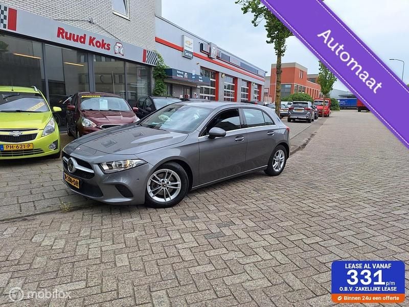 Grijs Gebruikt 2020 Mercedes A180 Advantage Hatchback | € 21.349 (Super prijs) - Afbeelding 1/4