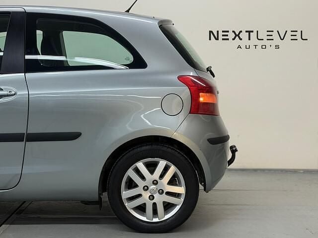 Occasion Toyota Yaris Sol 87 PK (63 kW) 2006 Grijs Hatchback