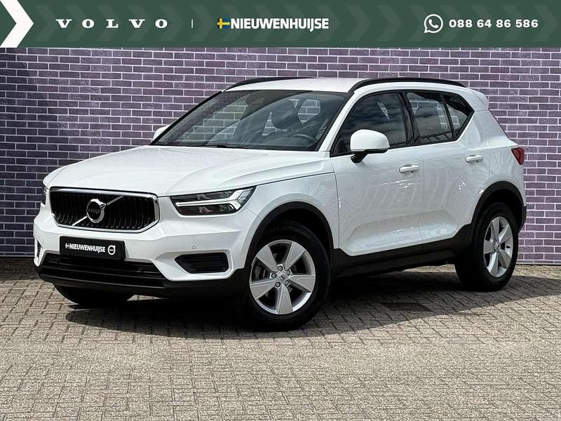 Wit Gebruikt 2020 Volvo XC40 Momentum SUV | € 25.899 (Eerlijke prijs) - Afbeelding 1/3