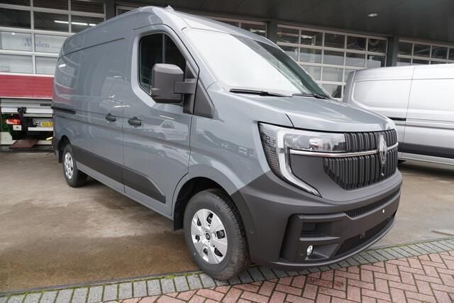 Grijs Gebruikt 2024 Renault Master Van | € 39.950 (Duur) - Afbeelding 1/4