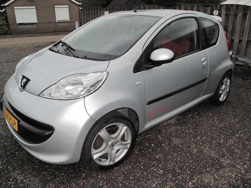 Zilver Gebruikt 2007 Peugeot 107 Hatchback | € 3.200 (Eerlijke prijs) - Afbeelding 1/4