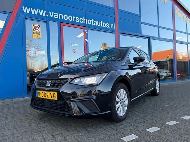 Zwart (metallic) Gebruikt 2022 Seat Ibiza Business Hatchback | € 15.350 (Goede deal) - Afbeelding 1/4
