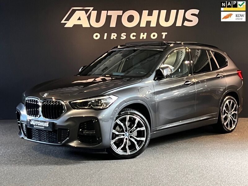 Grijs Gebruikt 2021 BMW X1 Executive SUV | € 35.940 (Duur) - Afbeelding 1/4