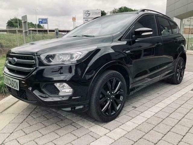 Zwart Occasion 2018 Ford Kuga ST-Line SUV | € 21.990 - Afbeelding 1/4