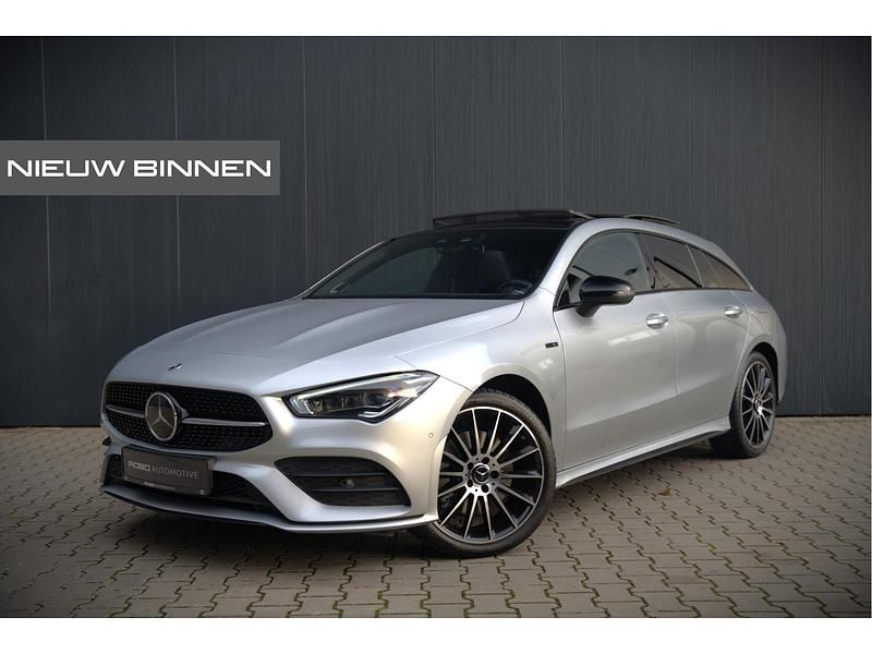 Grijs Gebruikt 2021 Mercedes CLA250 Sedan | € 28.740 (Goede deal) - Afbeelding 1/4