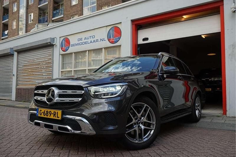 Zwart Gebruikt 2019 Mercedes GLC200 Business SUV | € 28.890 (Super prijs) - Afbeelding 1/4