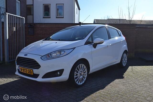 Occasion Ford Fiesta Titanium 101 PK (74 kW) 2014 Wit Hatchback