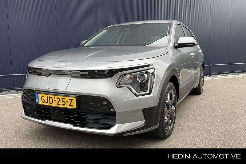 Grijs Gebruikt 2024 Kia e-Niro Light SUV | € 30.950 (Super prijs) - Afbeelding 1/3