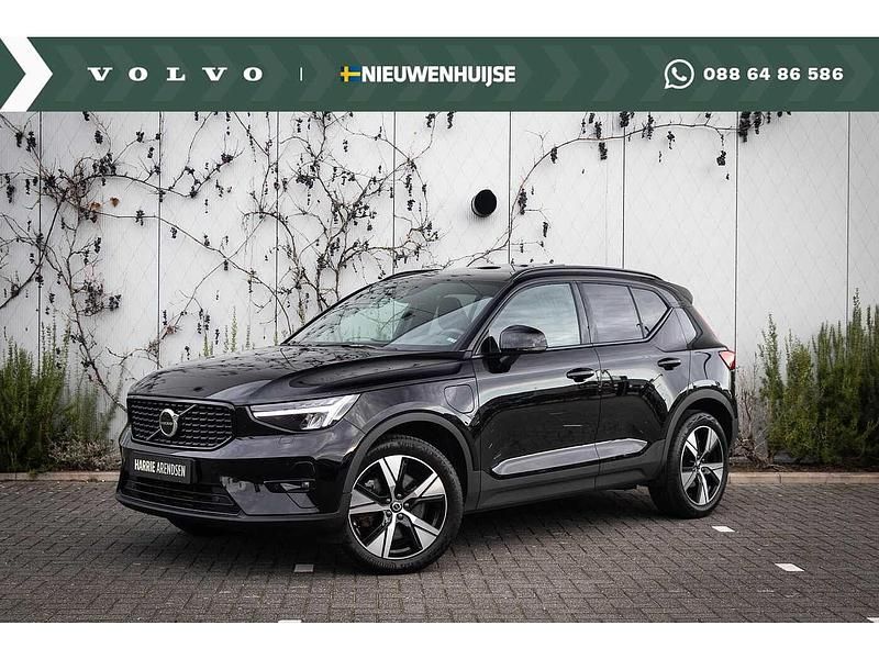 Zwart Gebruikt 2022 Volvo XC40 Ultimate SUV | € 39.899 (Eerlijke prijs) - Afbeelding 1/4