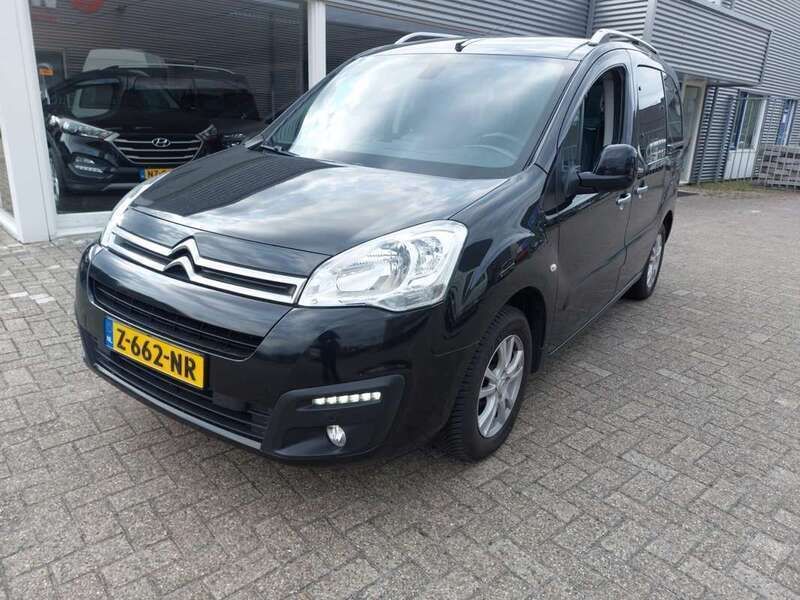 Zwart Gebruikt 2017 Citroën Berlingo XTR MPV | € 13.950 (Iets duurder) - Afbeelding 1/4